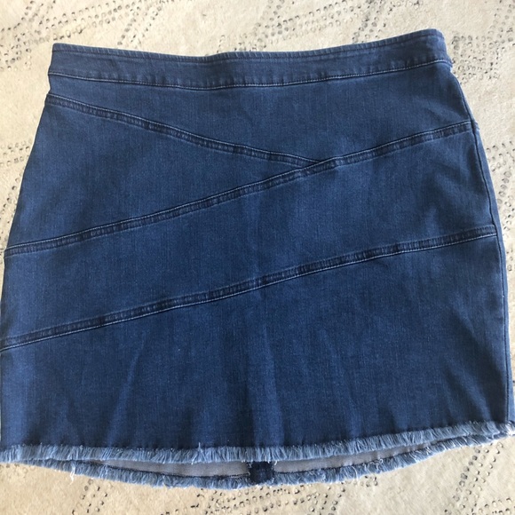 BCBGeneration Frayed Denim Mini skirt - Picture 3 of 5